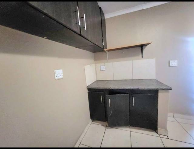 2 BEDROOM PROPERTY TO RENT IN PRETORIA GARDENS